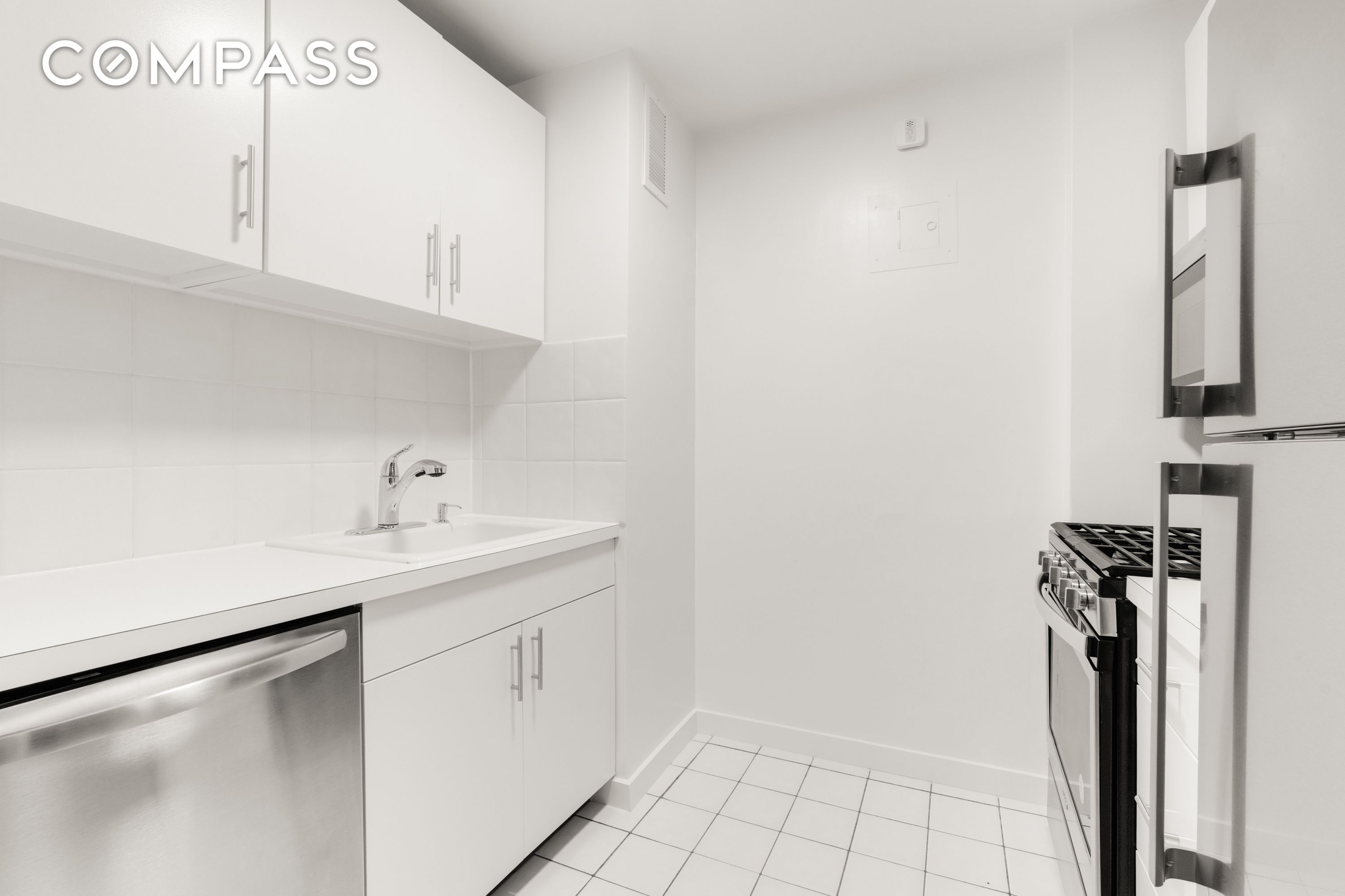 520 East 72nd Street #10H, Lenox Hill, Manhattan, NY 10021 - Property photo 5 of 17