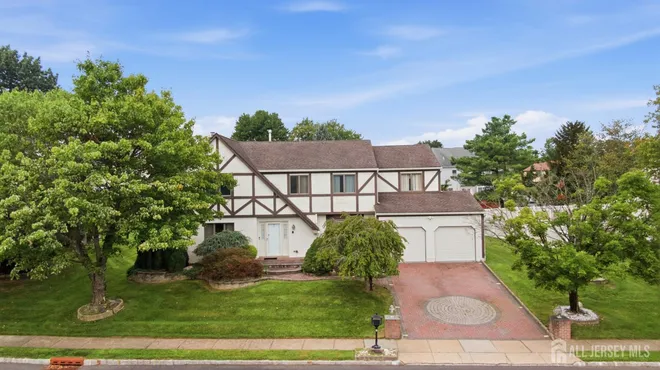 4 Victoria Way, Timber Ponds, NJ 08824