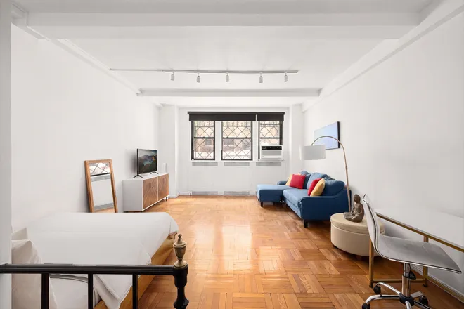 235 East 73rd Street #1A, New York, NY 10021