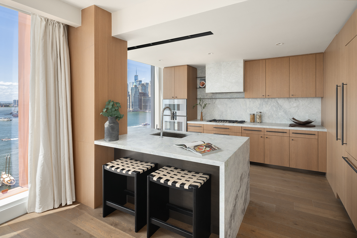 50 BRIDGE PARK Drive #25AE, Brooklyn Heights, Brooklyn, NY 11201 - Property photo 2 of 36