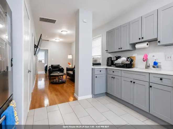 30 EAST 49th Street, Bayonne, NJ 07002