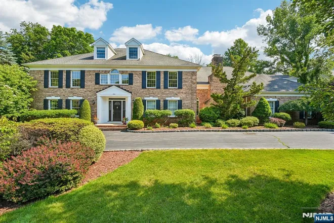 416 Devonshire, Franklin Lakes, NJ 07417