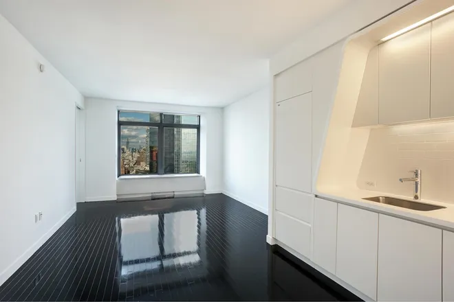 123 WASHINGTON Street #42D, New York, NY 10006