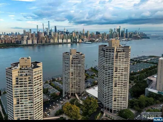 7000 Boulevard East #49I, Guttenberg, NJ 07093