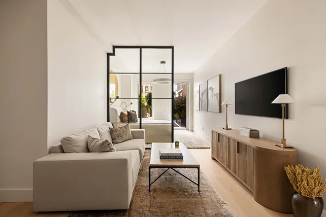 15 West 61st Street #3D, New York, NY 10023