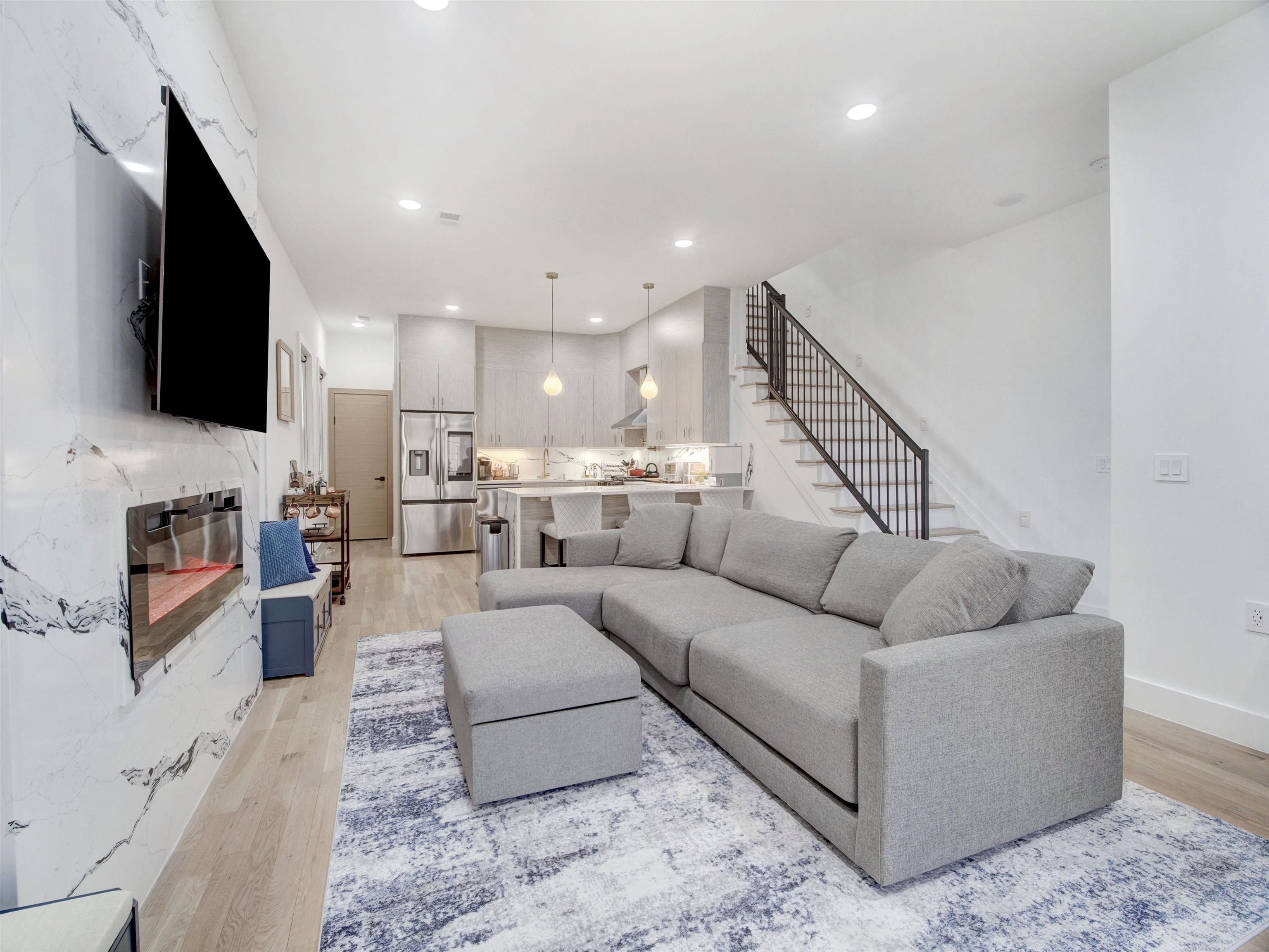 231 CLINTON Avenue, Jersey City, JC Bergen Lafayette, NJ 07304 - Property photo 4 of 27