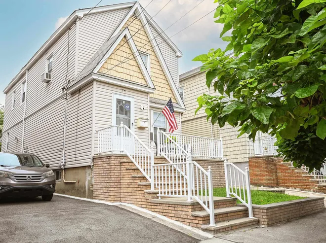 74 WEST 56th Street, Bayonne, NJ 07002-4914