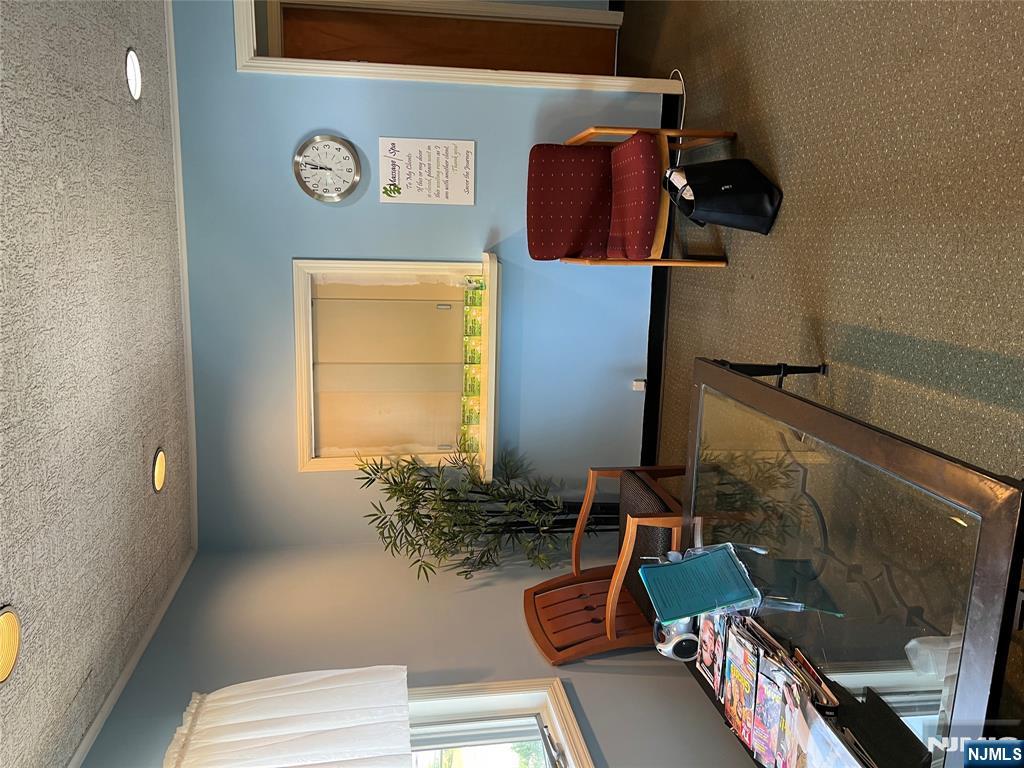 10-14 Saddle River, Fair Lawn Borough, Fair Lawn, NJ 07410 - Property photo 4 of 10