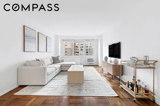 2 Charlton Street #11B, New York, NY 10014