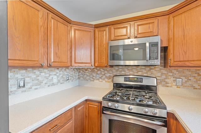 119 ABBIE Court, Guttenberg Town, Guttenberg, NJ 07093 - Property photo 4 of 28