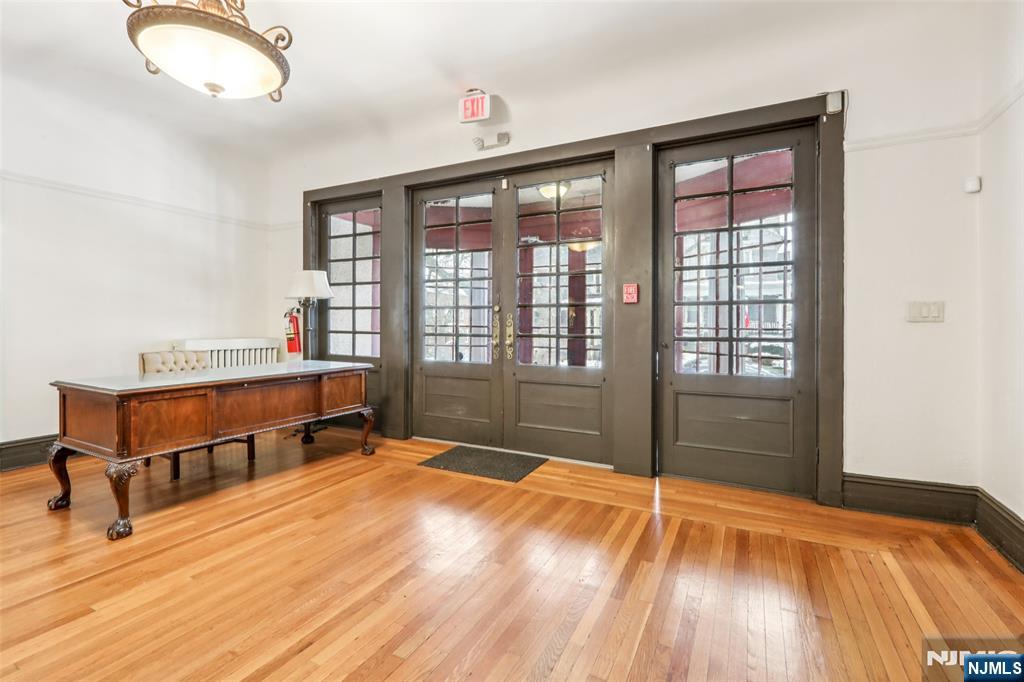375 Fairmount, Jersey City, Jersey City, NJ 07306 - Property photo 4 of 34