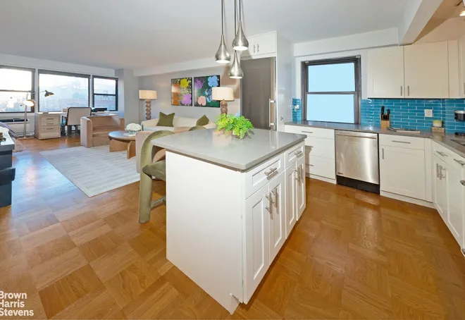 245 East 24th Street #9C, New York, NY 10010