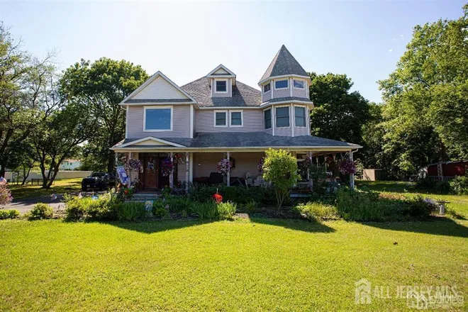 219 Johnson Lane, Parlin, NJ 08859