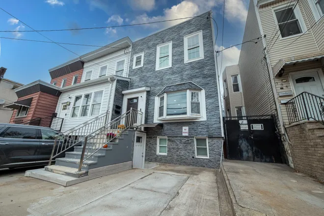 136 NORTH Street, JC, Heights, NJ 07306