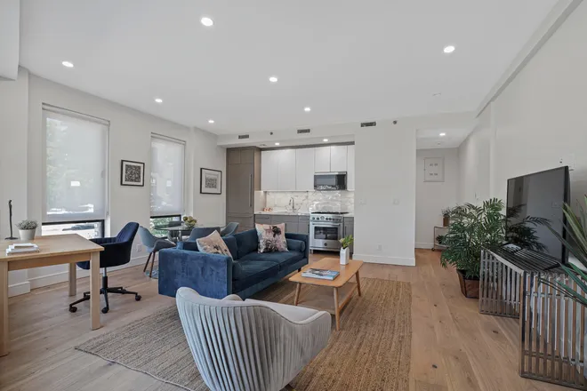 21-31 Shore Boulevard #1F, Ditmars Steinway, NY 11105