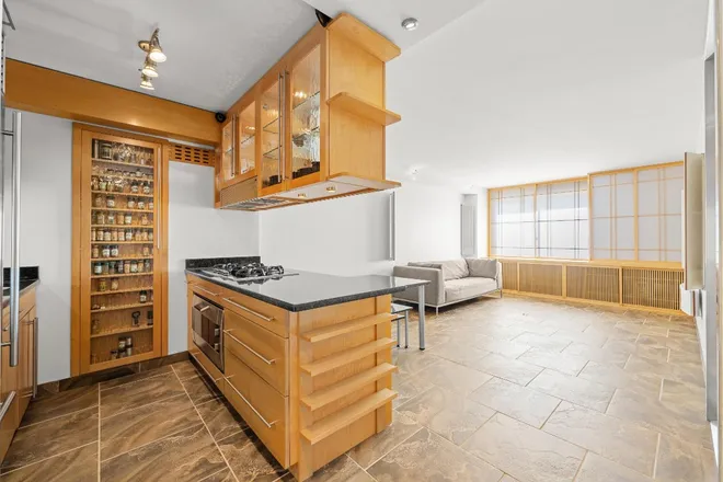 300 Rector Place #8B, New York, NY 10280