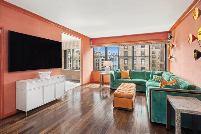 900 PARK Avenue #14C, New York, NY 10075