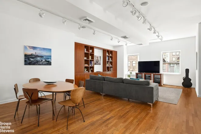 176 BROADWAY #12E, New York, NY 10038