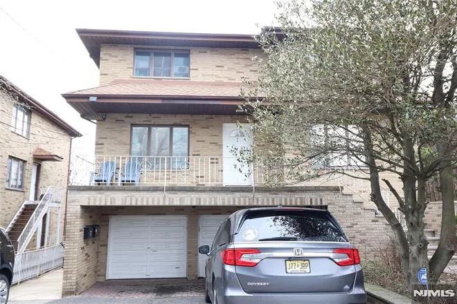 1359 15th, Fort Lee, NJ 07024