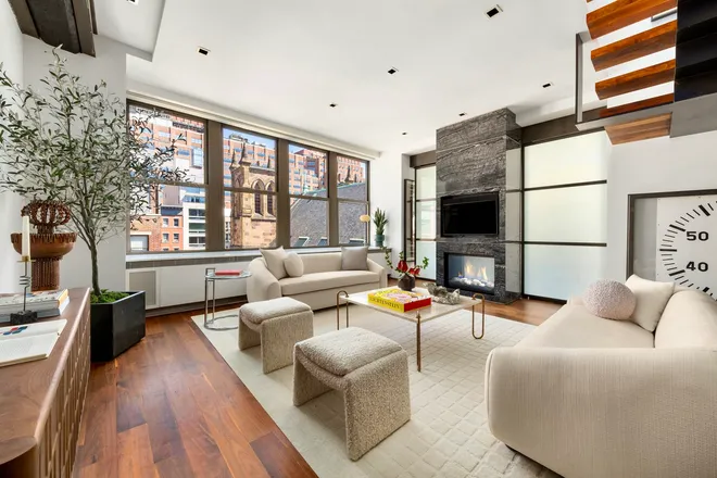 345 West 13th Street #PHB, New York, NY 10014