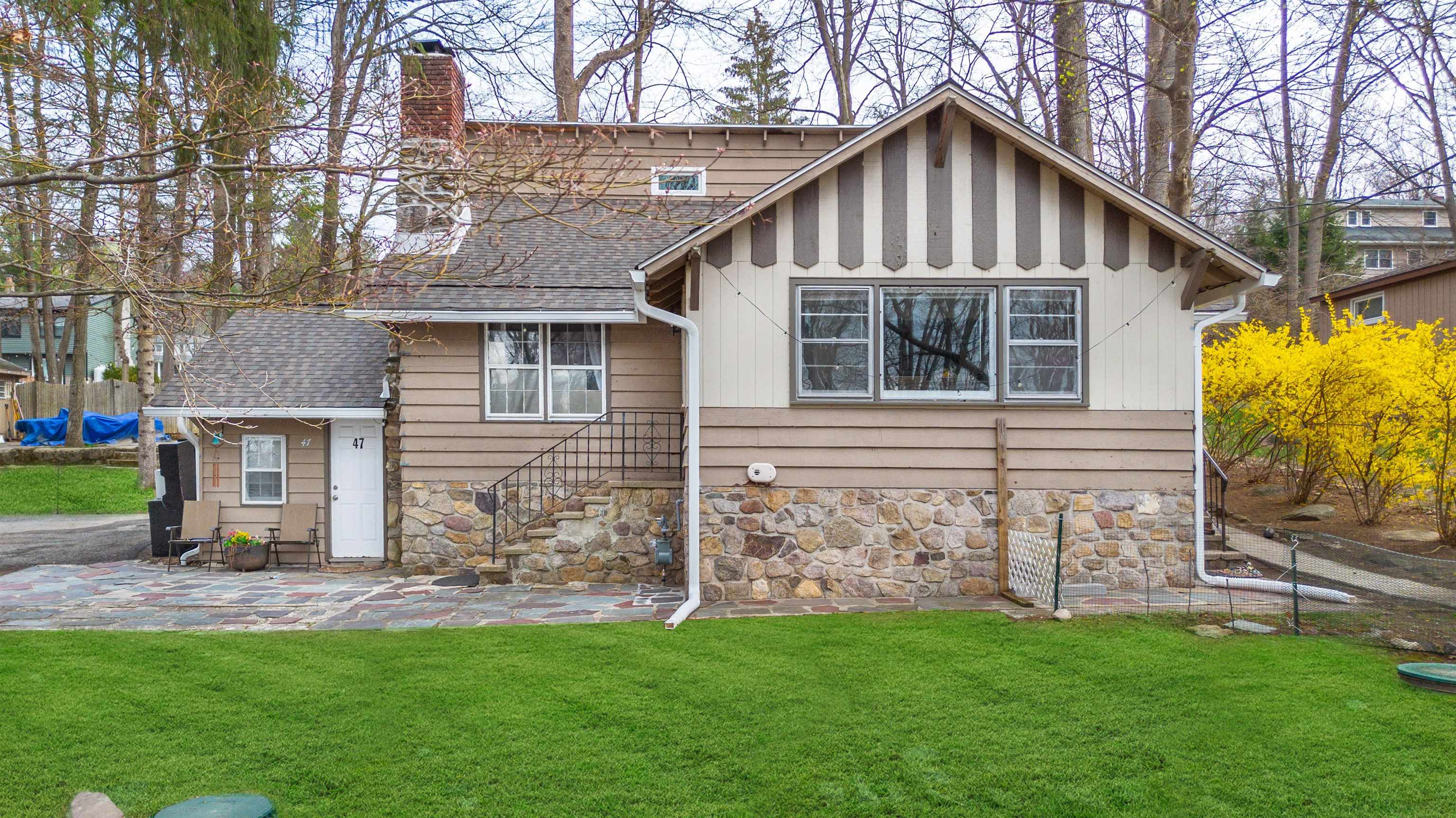 47 HILLSIDE Road, Sparta Township, SPARTA, NJ 07871 - Property photo 3 of 25